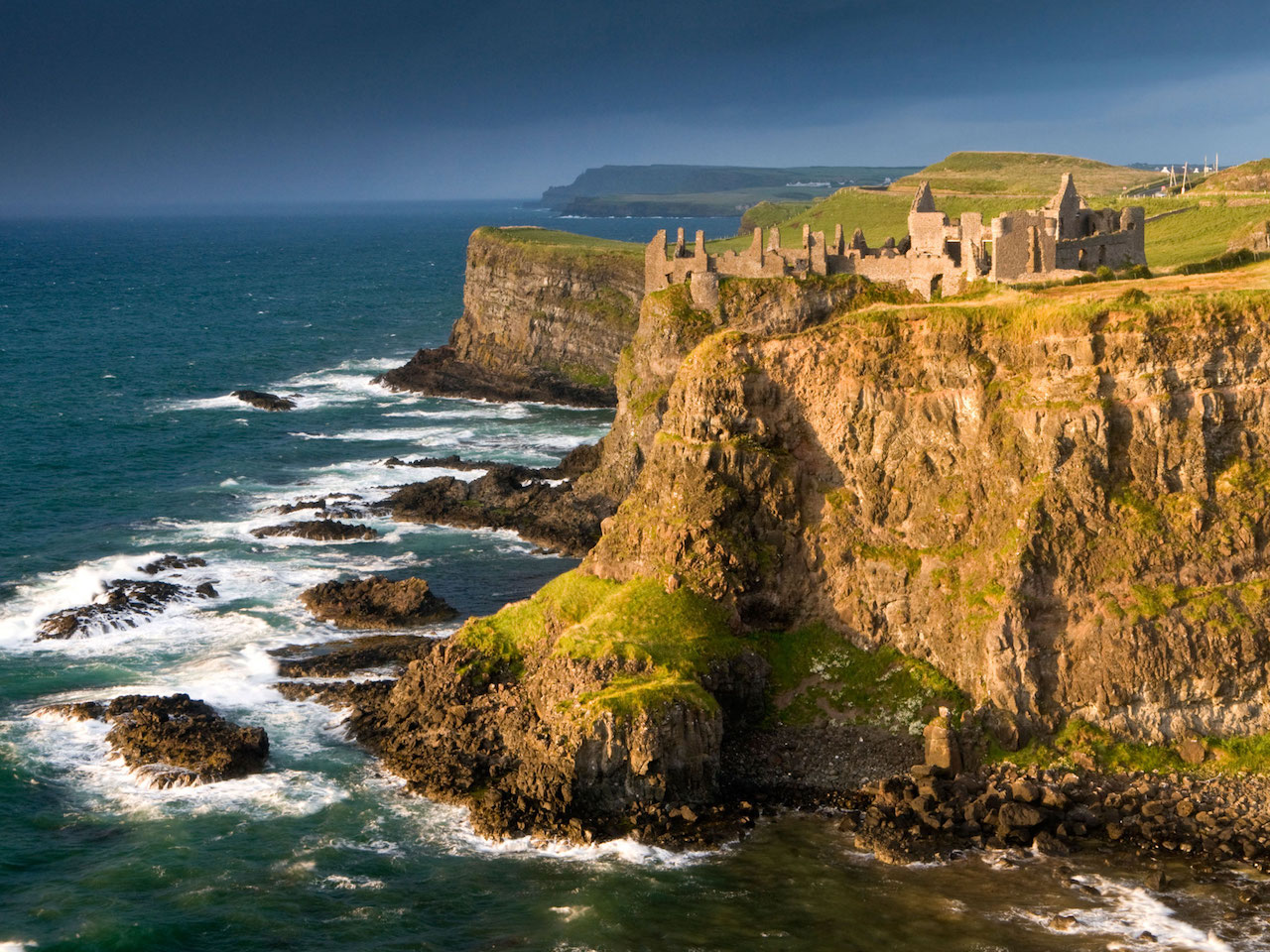 dunluce-castle-ireland-wolfare.com