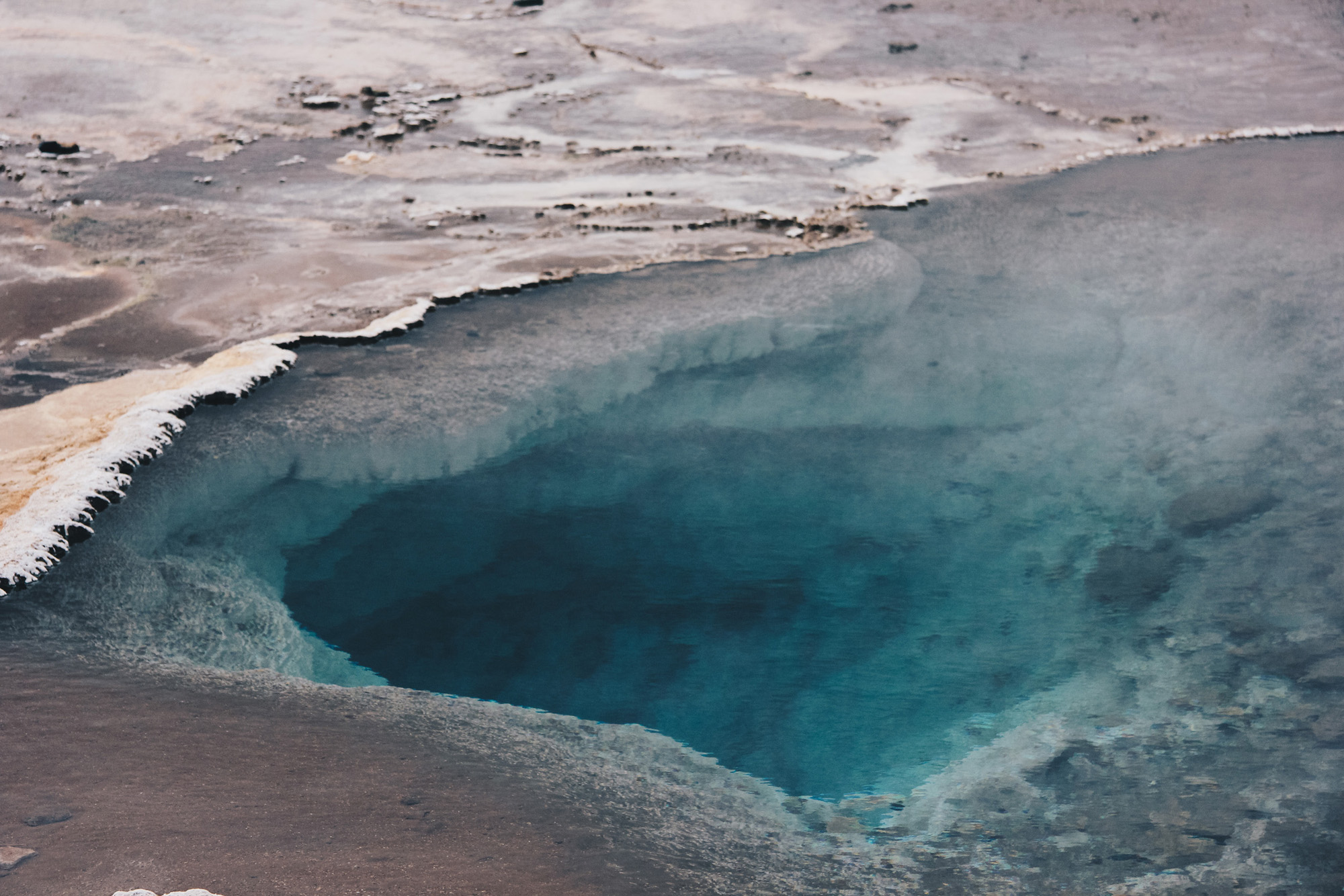 strokkur-geysir-iceland-wolfare